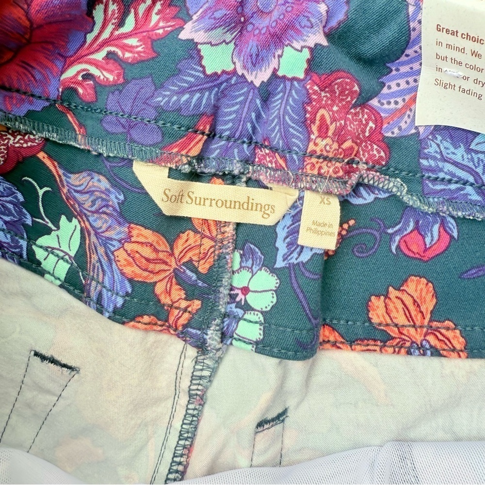 Soft Surroundings Size XS Straight Leg Della Ankle Zip Pants in Jacobean Floral - Picture 3 of 8